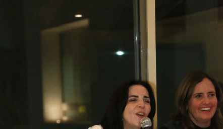  Claudia Martínez.