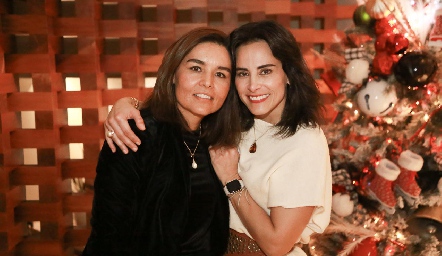  Lorena Torres y Anilú Enríquez.
