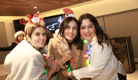  Claudia Hinojosa, Claudia Artolózaga y Delly Cázares.