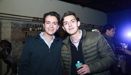  Santiago Pérez y Víctor Lomelí.