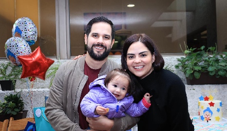  Humberto Rodríguez, Ana Luisa Cabrera y su hija Ana Sofía Rodríguez.