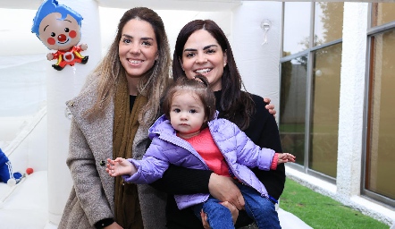  Cecilia Cabrera, Ana Luisa Cabrera y Ana Sofía Rodriguez.
