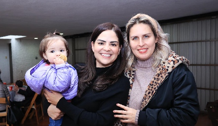  Ana Sofía Rodríguez, Ana Luisa Cabrera y June Lpuente.