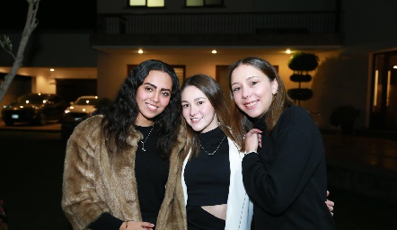  Pili Medina, Fer Briseño y Caro González.