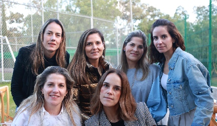  Carla Ortiz, Coco Canseco, Victoria Canseco, Ifi Güemes, Sofía Rueda y María Soto Mayor.