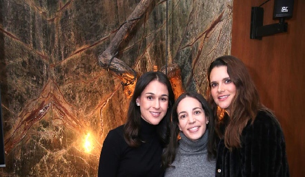  Carmen Del Valle, Sofía Torres y Jessica Martin Alba.