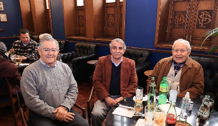  Mario Noriega, Miguel Villalobos y  Constantino Villalobos.
