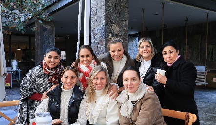  Mariza Canseco, Lucía Guerra, Claudia Peña, Carla Verástegui, Elvira Hernández de la Torre, Vanesa García, Fernanda Puente y Esmeralda.