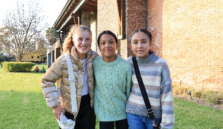  Rania, Bárbara y Regina.