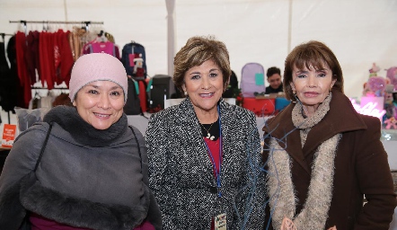  Patricia Rivera, María Elena Zavala y Mercedes Flores.