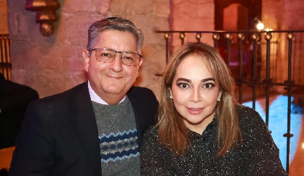  Dr. Juan Carlos Toro y Verónica Cruz.