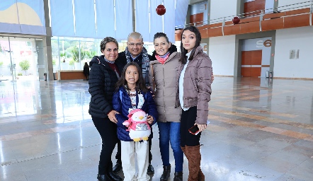  Alejandra Hurtado, Jesús Fuentes, Judith Martínez, Vale Medina y Emilia Fuentes.