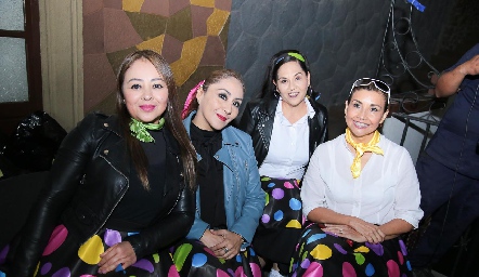  Angelica de la Fuente, Patricia Acevedo, Beatriz Alonso y Lupita Villareal.