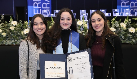  Verónica Varela, Daniela Hinojosa y Paulina Varela.