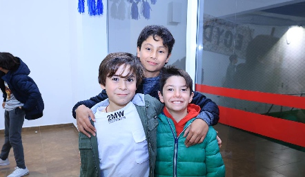  Santiago Castillo, Ale y Diego Quintanilla.