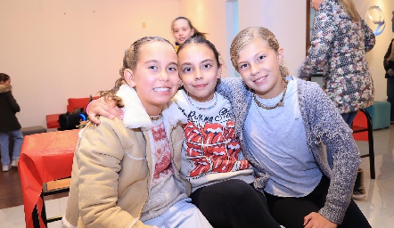  Hani, Maya y Elena.