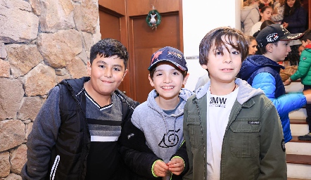  Christian, Santiago y Ale.