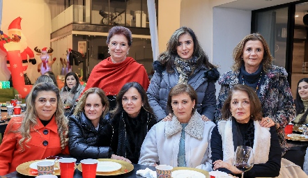  María Elena y Martha María Abud, Irasema Medellín, Claudia Abud, Rocío Gómez, Elsa Tamez, Catherine Barret e Irene Rangel.