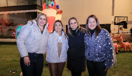 Laura Abad, Yayis González, Erika Abad y Gaby Suárez.