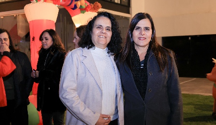  Marcela y Adriana Schekaiban.