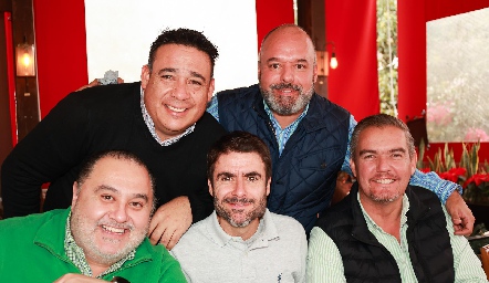  Emmanuel Guevara, Rafa Espinosa, Emmanuel Alonso, Juan Manuel Flores y Miguel Benavente.