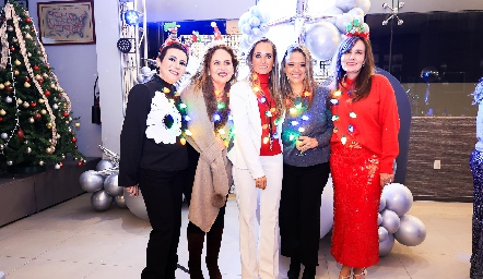  Begoña Castillo, Raquel Álvarez, Pamela Martínez, Viviana Padrón y Paulina Quiroz.