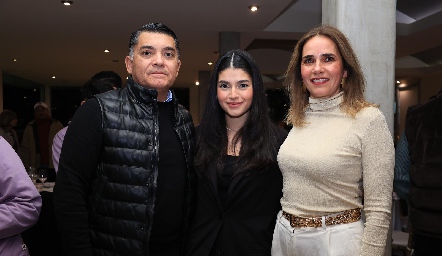  Enrico Santoyo, Ana Sofía Santoyo y Ana Villalba.