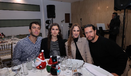  Rodrigo, Renata Burgaña, Fabiola Burgaña y Daniel Ruiz.