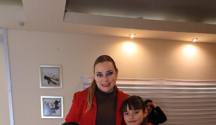  Dante, Emma y Vanessa Villalba.