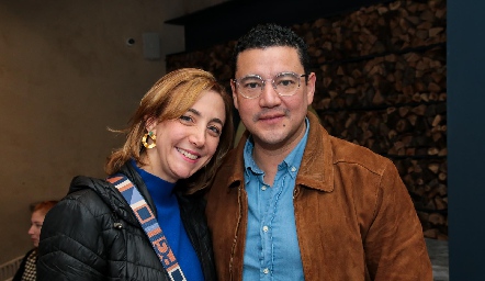  Mariana Acevedo y Carlos Gama.