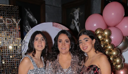 Mariel Espinoza, Malena Sánchez y Sofía Espinoza.