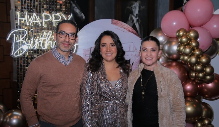  Emmanuel Salinas, Malena Sánchez y Sarita Hernández.