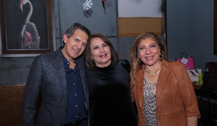  Adán Espinoza, Ana Mérida Trejo y Ana Yensi García.