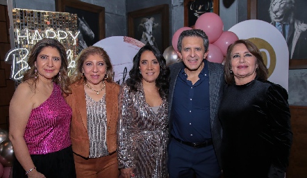  Selene García, Alma Yensi García, Malena Sánchez, Adán Espinoza y Ana Mérida Trejo.