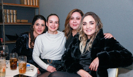  Elizabeth León, Irelda Quiroga, Daniela Vidal y Maribel de Alba.