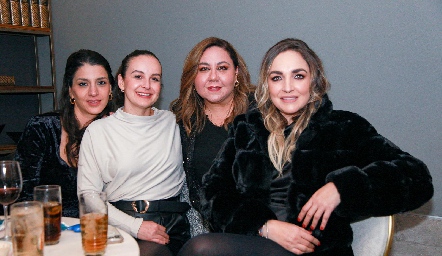  Elizabeth León, Irelda Quiroga, Daniela Vidal y Maribel de Alba.