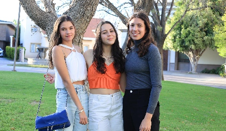  Regina Zermeño, Marce García y Montse Vega.