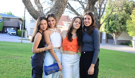  Isa Serrato, Regina Zermeño, Marce García y Montse Vega.