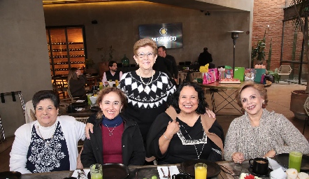  María Clara Jiménez, Silvia Villanueva, Batiquena García, María de los Ángeles Martínez y Gilda Corta.