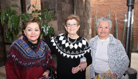  Elsa Pérez Amaral, Batiquena García y María Isabel Lee.