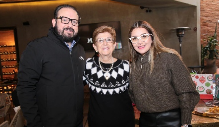 Fernando de la Fuente, Batiquena García y Jimena Santana.