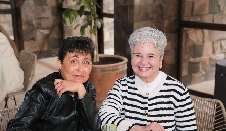  Sandra Leos y María Alejandra Barrios.