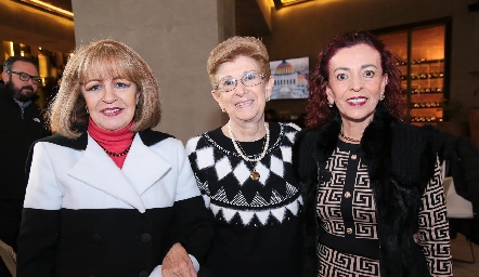  María Buchelly, Batiquena García y Alicia Aguilar.