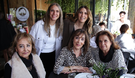  Kena Díaz de León, Paloma Espinosa, Tere, María Espinosa y Chayo Sánchez.
