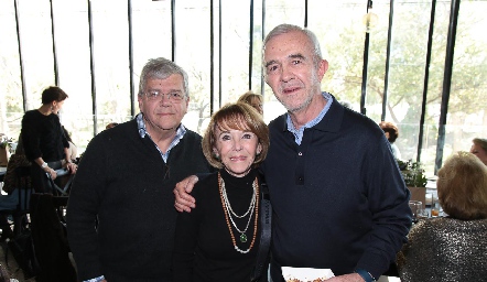  Fernando, Patricia y Santiago Vivanco.