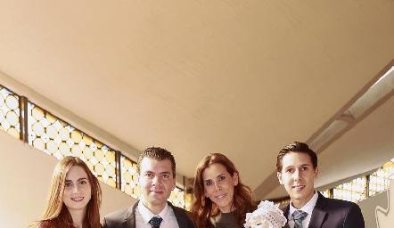  María José García Siller, Diego Vivanco, Sara Guzmán, Tían Vivanco, Mauricio Magdaleno y Loretta Vivanco.