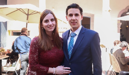  María José García Siller y Mauricio Magdaleno, padrinos de Tían.