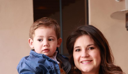  Daniel Jasso Jr y su mamá, Anna Hernández.