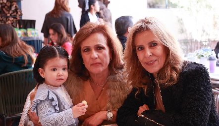  Mireya Tovar, Martha Martínez y Sara Martínez.