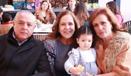  Juan Carlos Magdaleno, Mireya Martínez, Mireya Tovar y Martha Martínez.